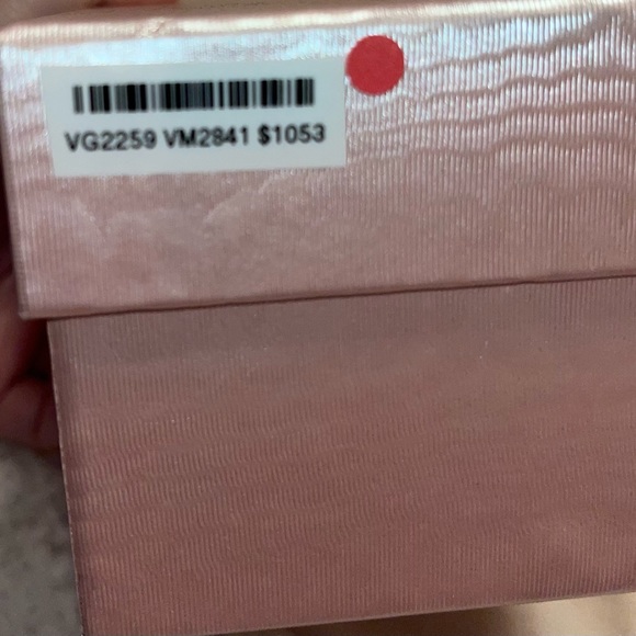 Authentic New Dolce and Gabbana Sunglasses - Picture 7 of 9